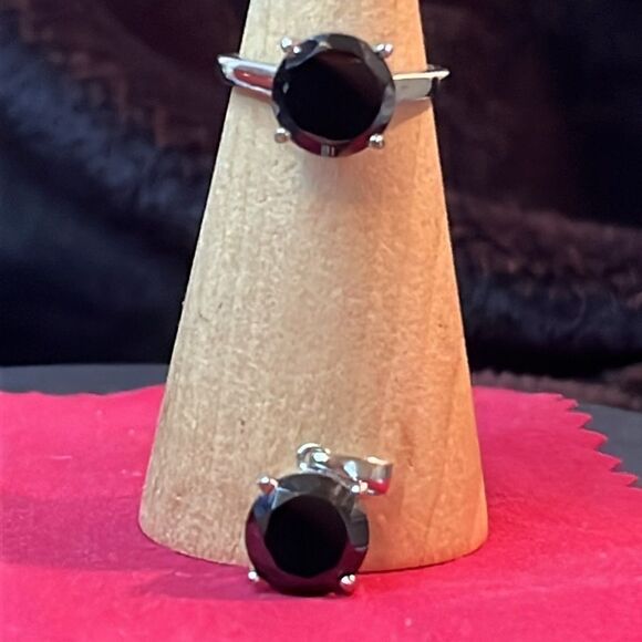 Thai Black Spinel Solitaire Ring and Pendant in Stainless Steel 9.10 ctw - Picture 4 of 14